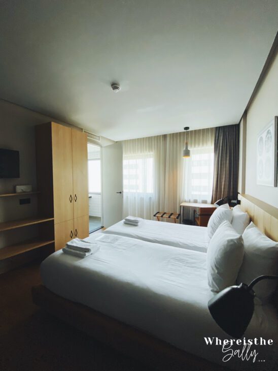 urban-lodge-hotel-twin-beds-3