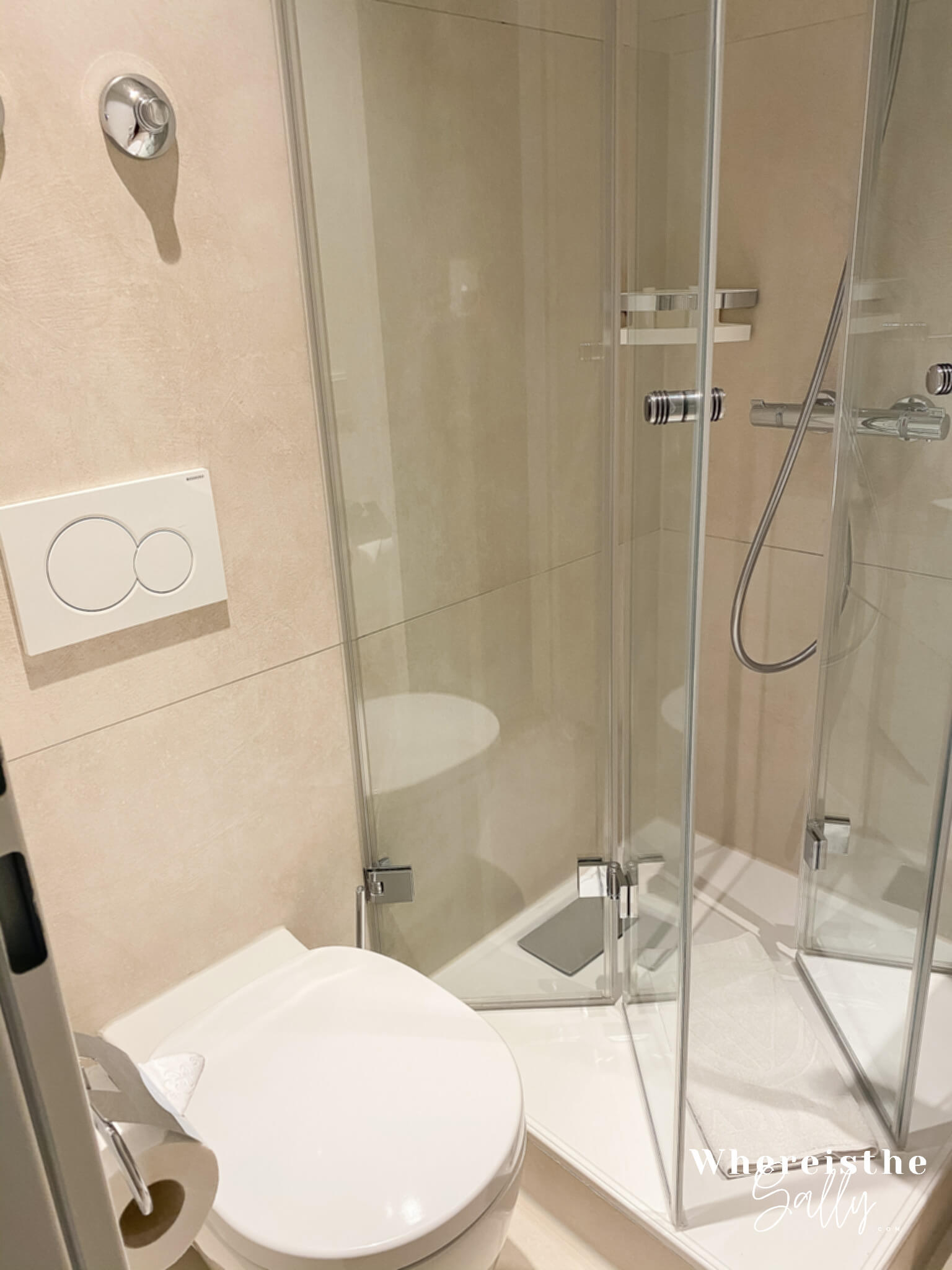 VI-VADI-HOTEL-downtown-munich-bathroom