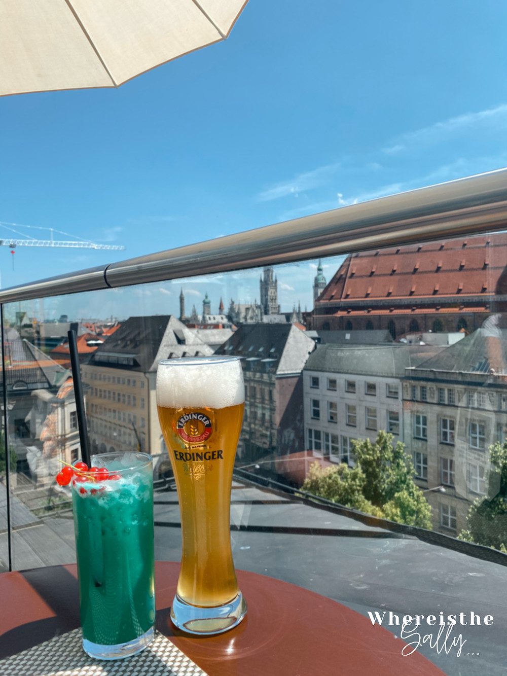 munich-rooftop-bar-blue-spa-bar-lounge