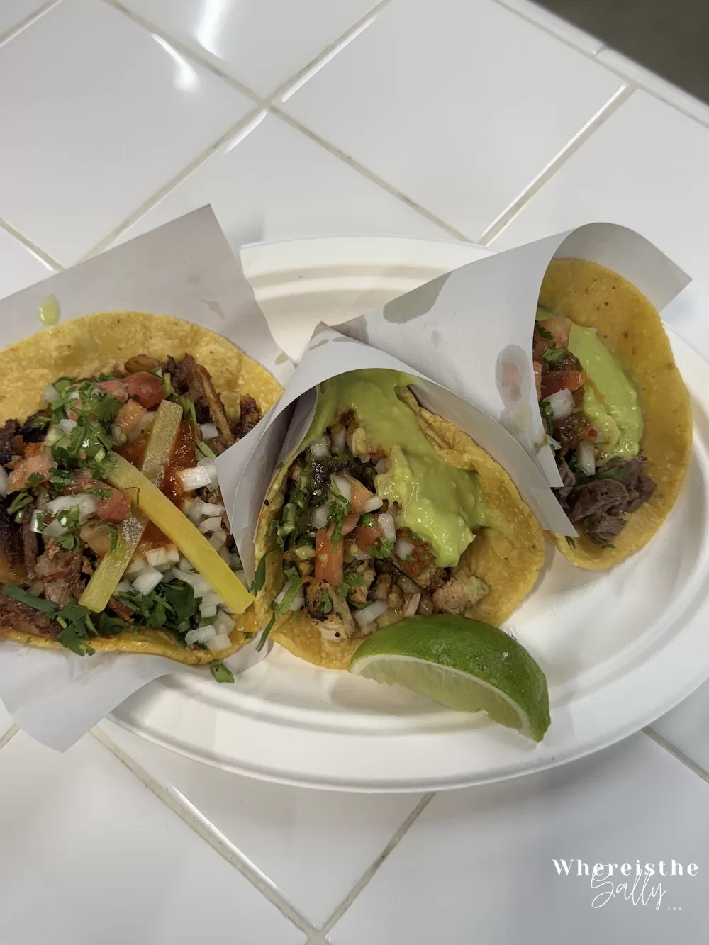 Los Tacos No.1 的牛肉塔可，餅皮焦香配料豐富