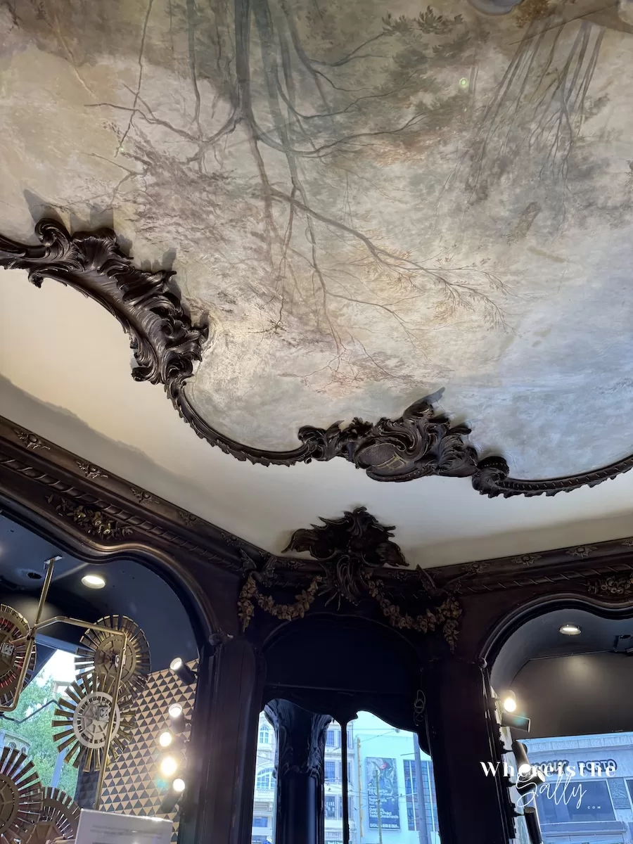 手工製作的果醬與橄欖油，牙膏造型包裝創意十足，是波爾圖必買紀念品