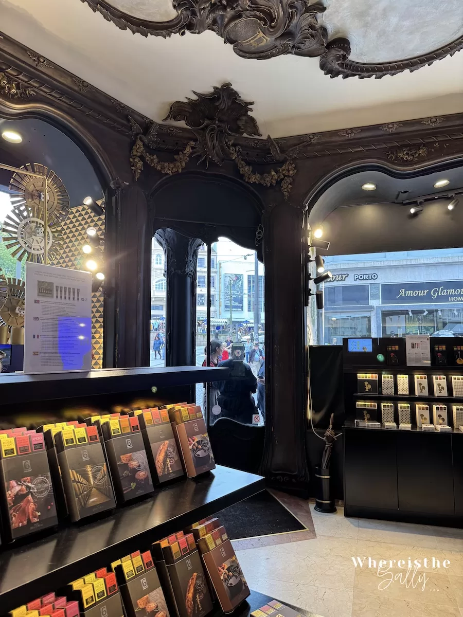 手工製作的果醬與橄欖油，牙膏造型包裝創意十足，是波爾圖必買紀念品