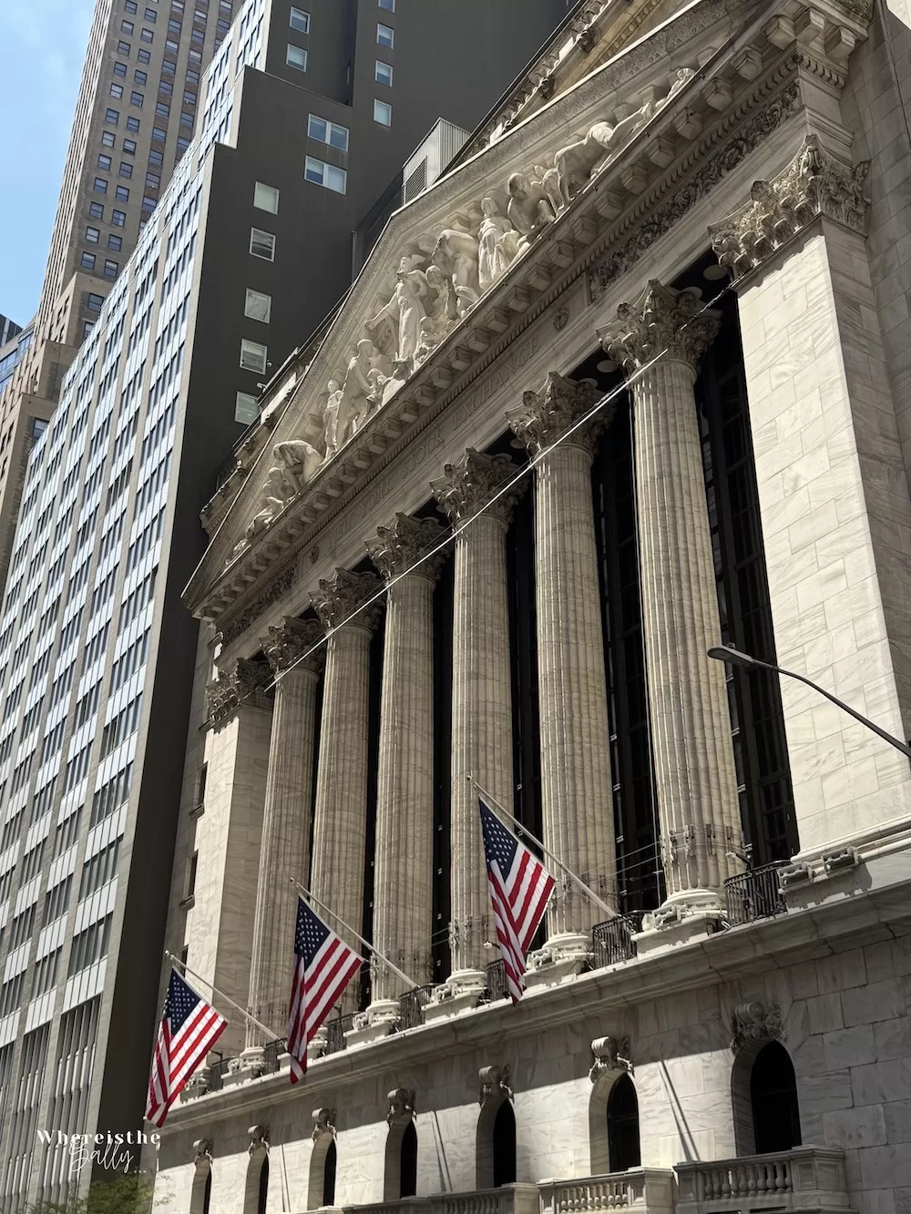New York Stock Exchange 外牆與經典圓柱建築，華爾街金融區核心